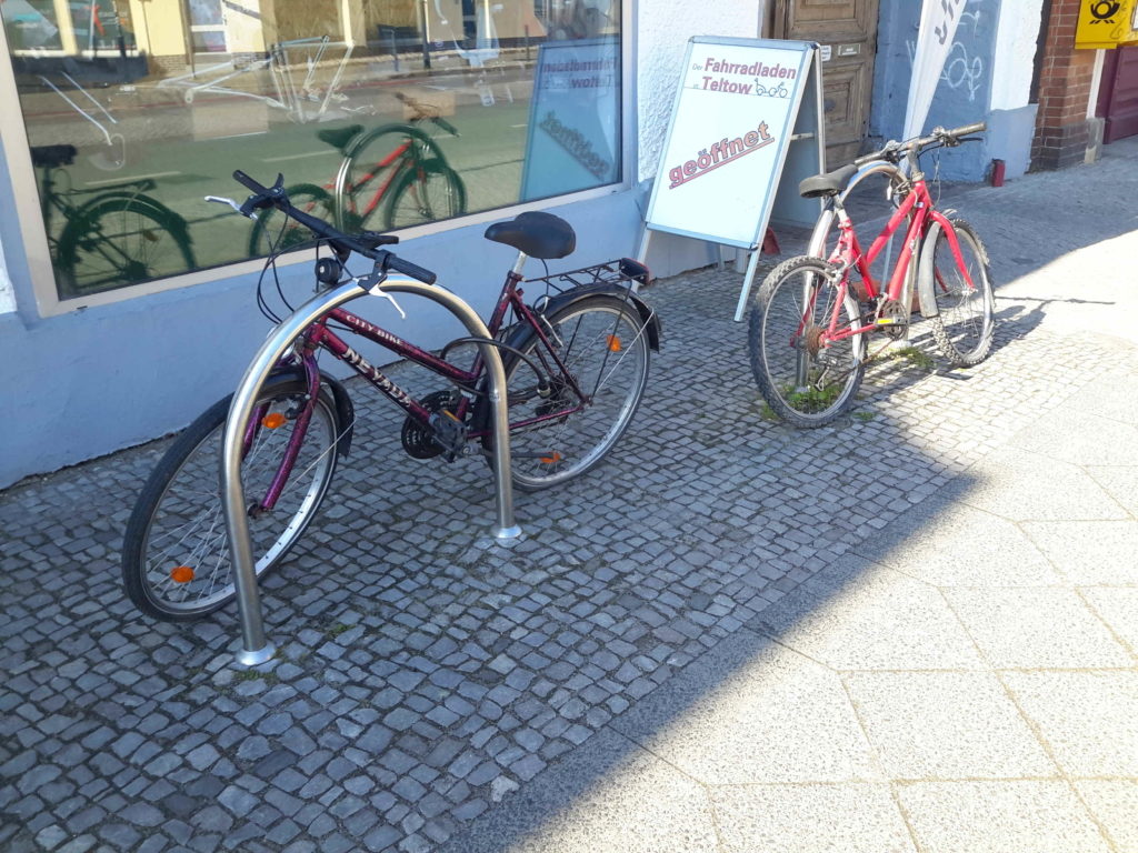 abgestellte Fahrräder